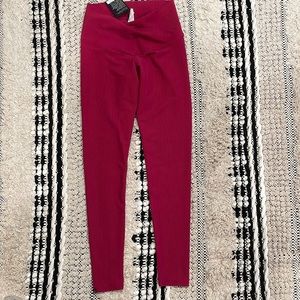 Ribbed pink yoga pants